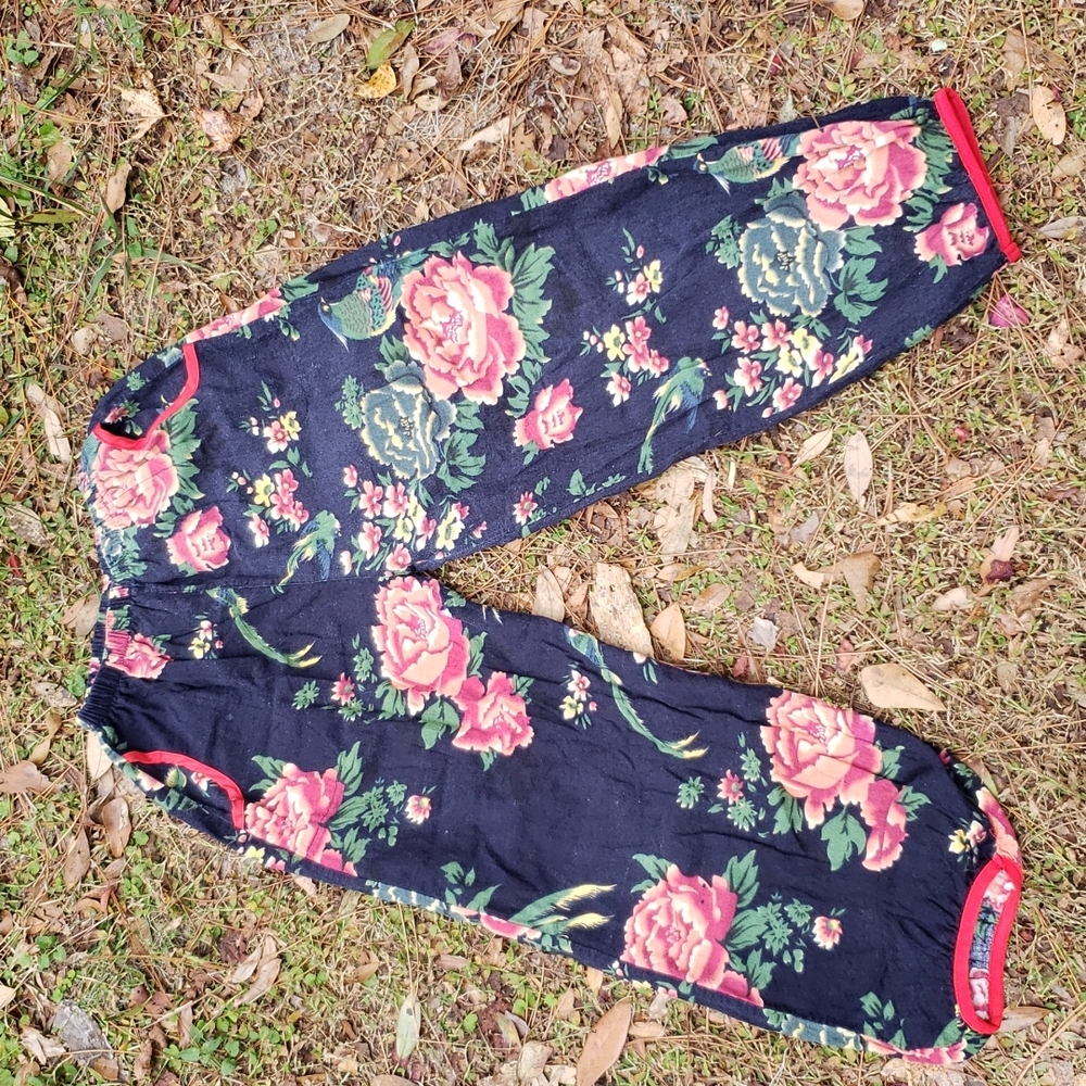 Crazy puffy bird pants with pockets